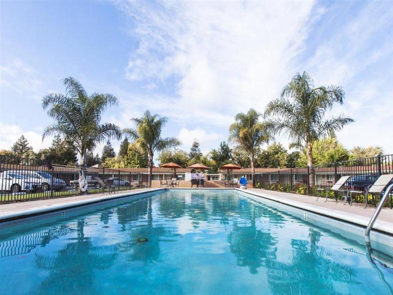 Tri-Valley Inn & Suites Pleasanton Exteriör bild