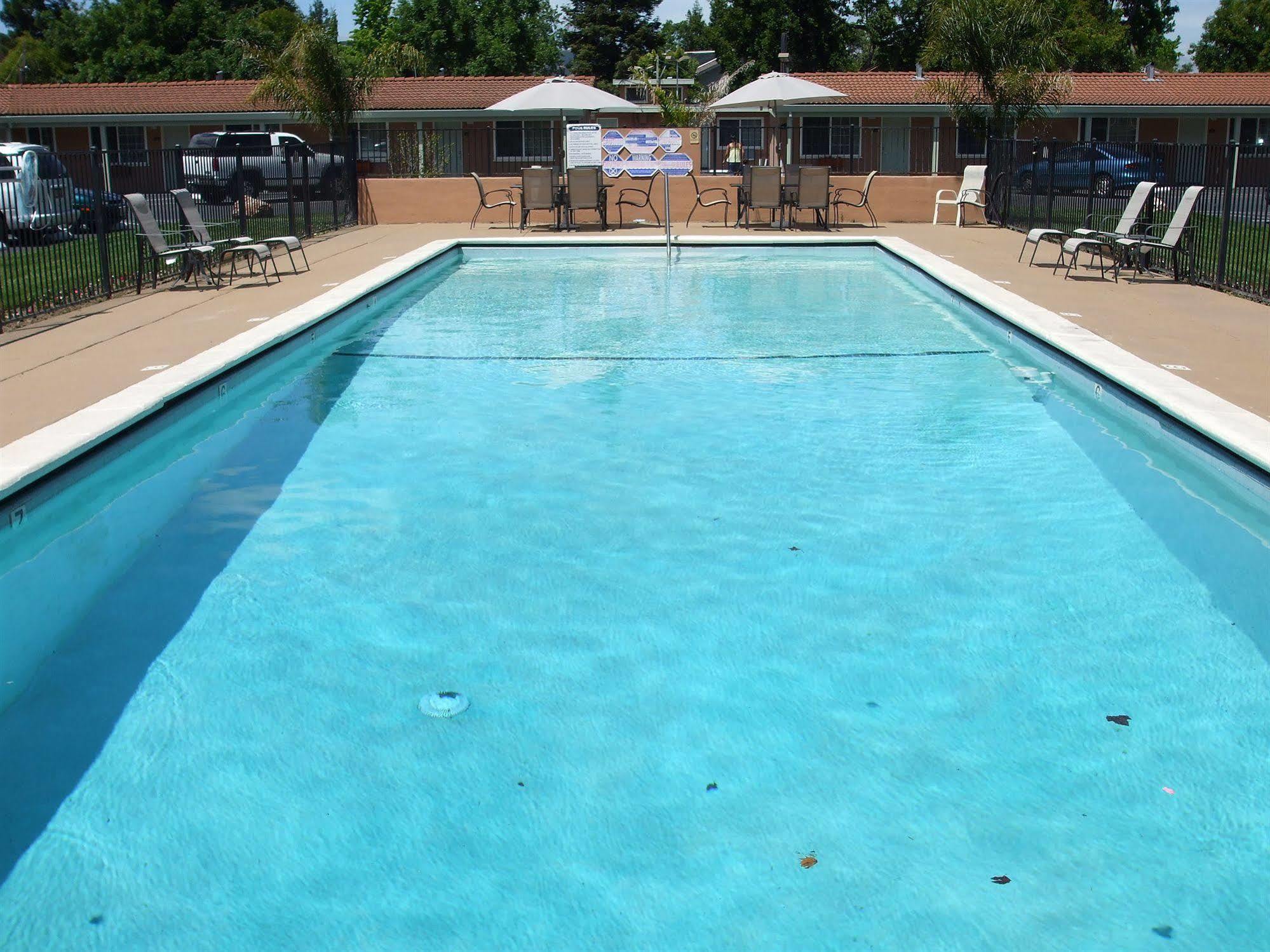 Tri-Valley Inn & Suites Pleasanton Exteriör bild